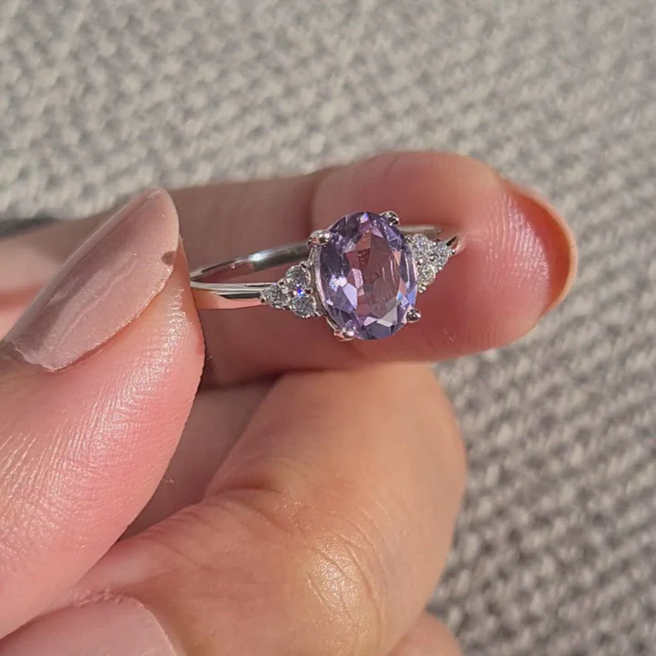 Amythist ring with sworaski gemstone